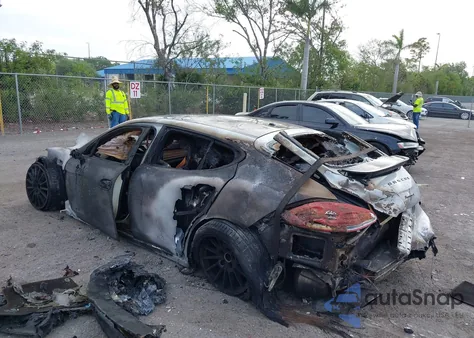 2016 Porsche Panamera 4 из США, поврежденный, VIN WP0AA2A78GL006176